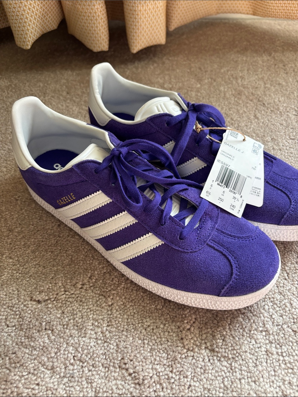 adidas Gazelle Big Girls Sneakers - Purple and White size 6.5